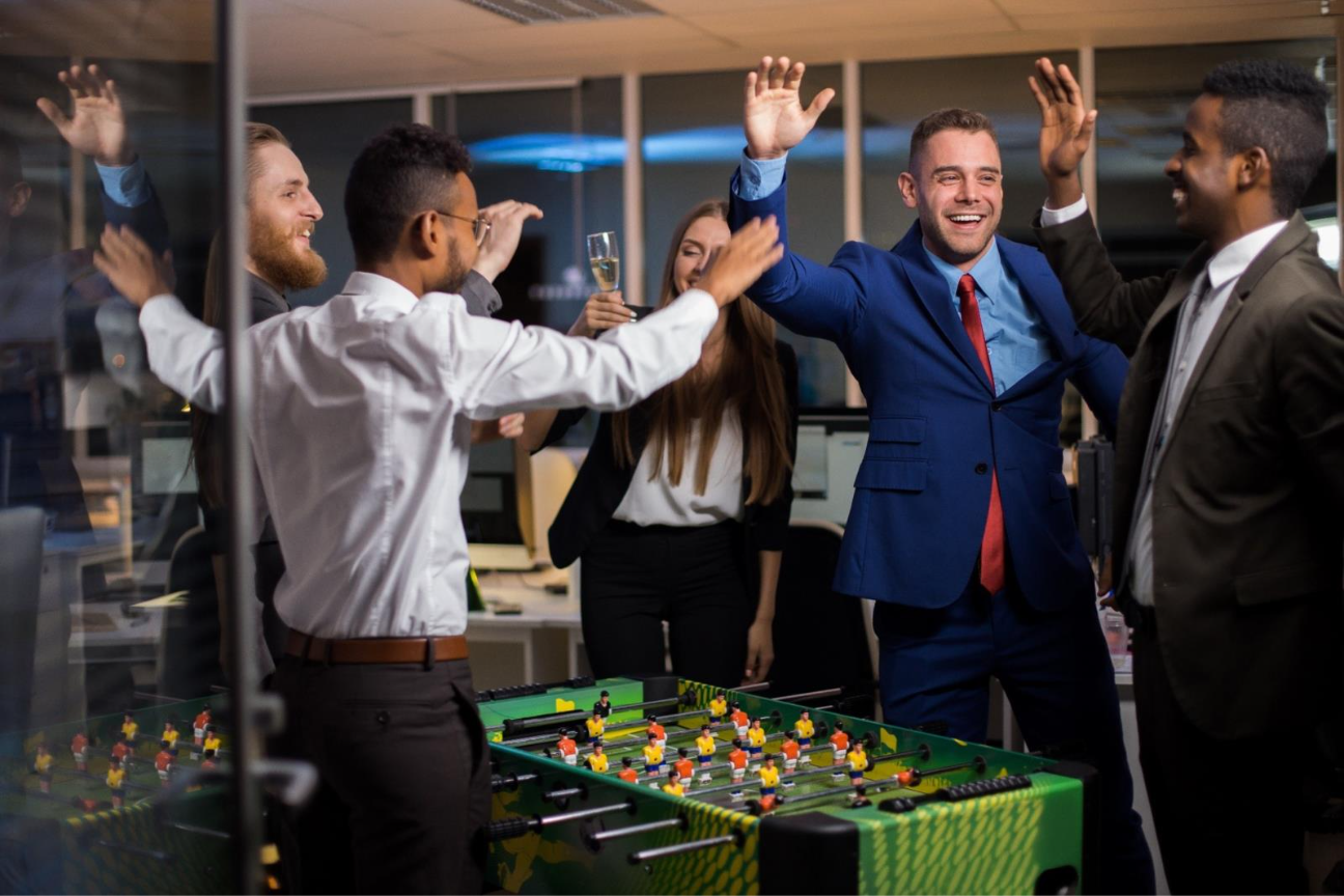 A group of people celebrating

AI-generated content may be incorrect.