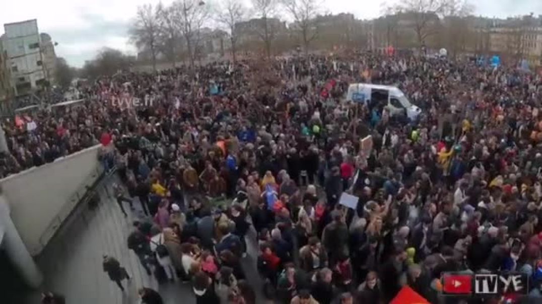 ⁣Imponente manifestazione a Pariggi oggi - 23/03/2023